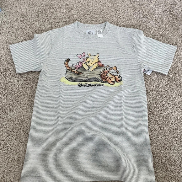 Winnie the Pooh T-shirt - Picture 1 of 3
